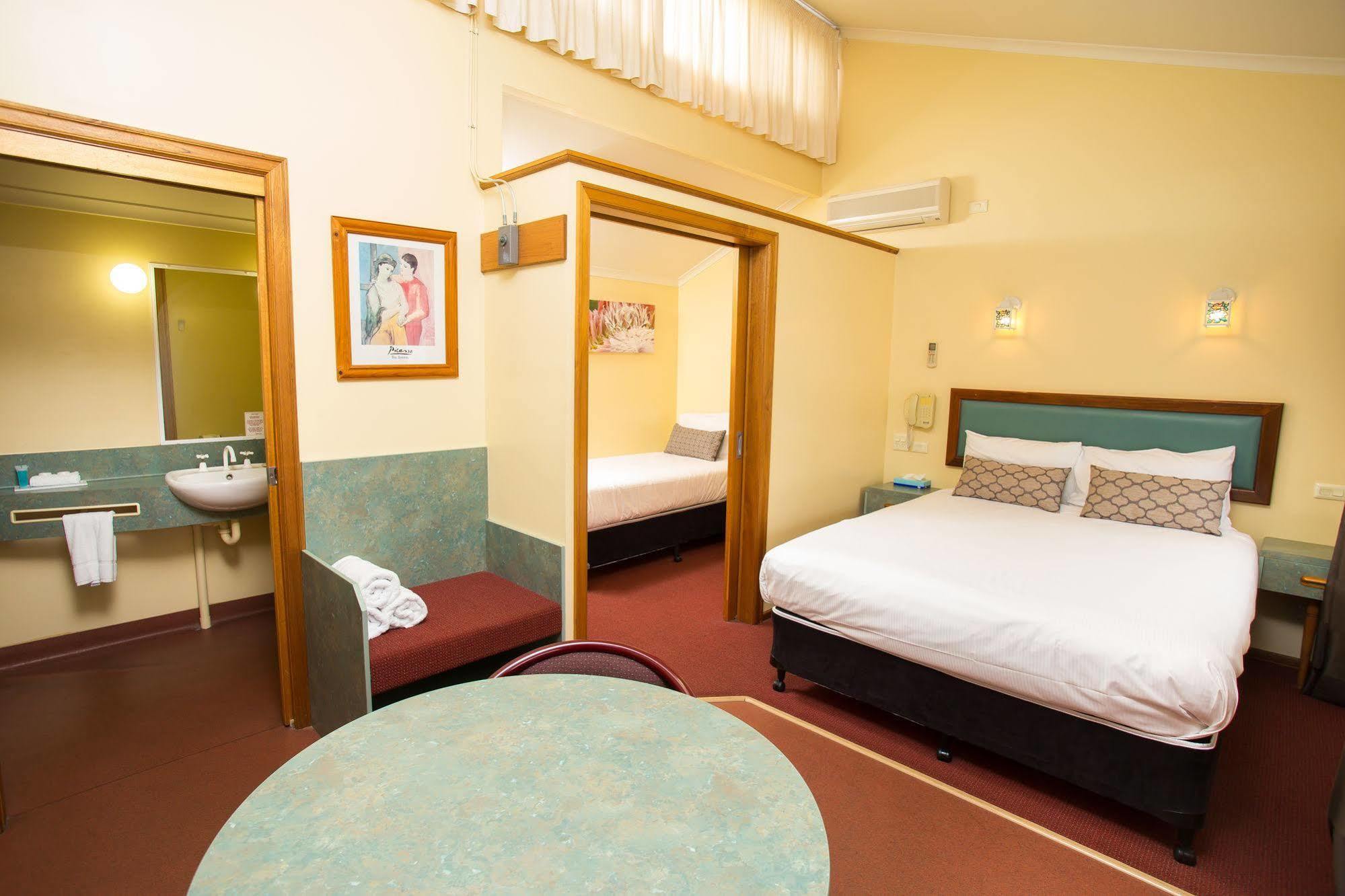 Downs Motel Toowoomba Extérieur photo