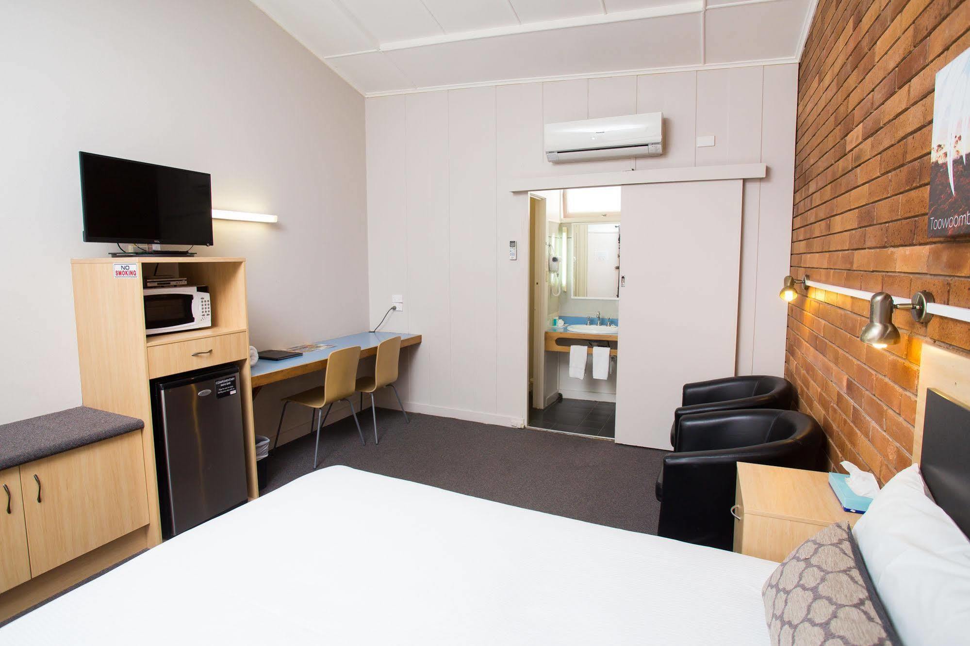 Downs Motel Toowoomba Extérieur photo