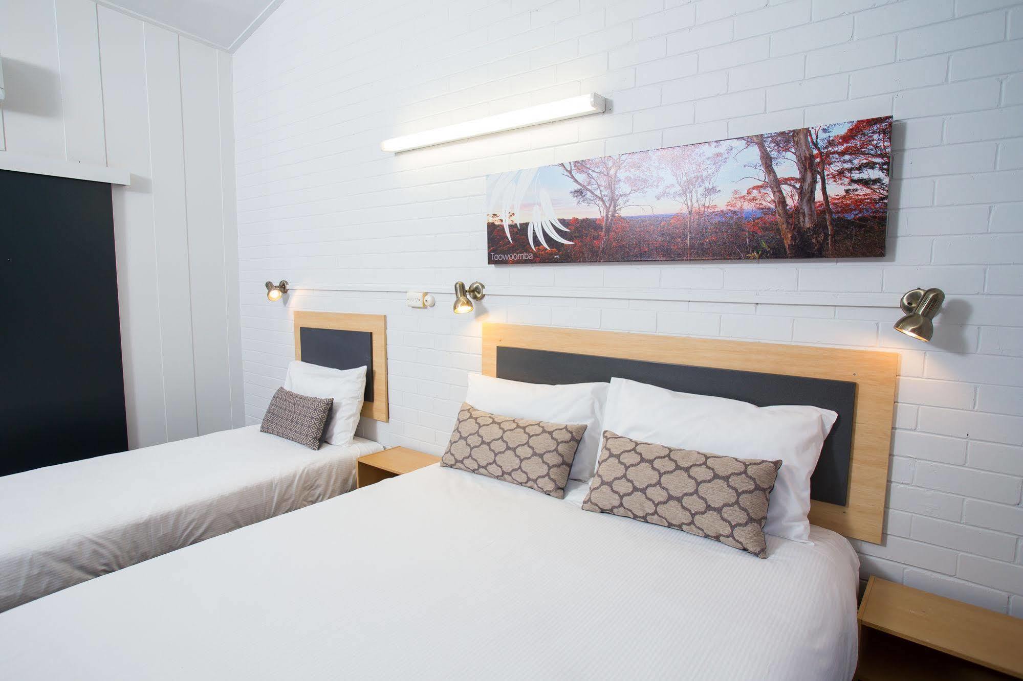 Downs Motel Toowoomba Extérieur photo